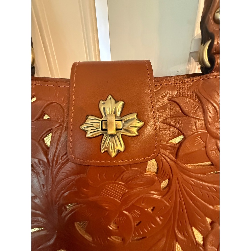 Patricia Nash Tan Tooled Leather Floral Satchel Handbag Gold Underlay Twist Lock - Picture 4 of 8